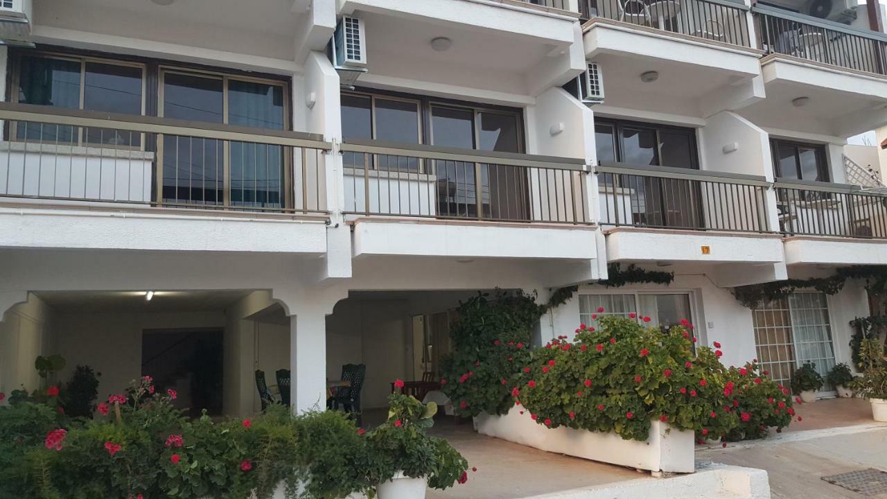 Manoli Apartments Ayía Nápa Extérieur photo