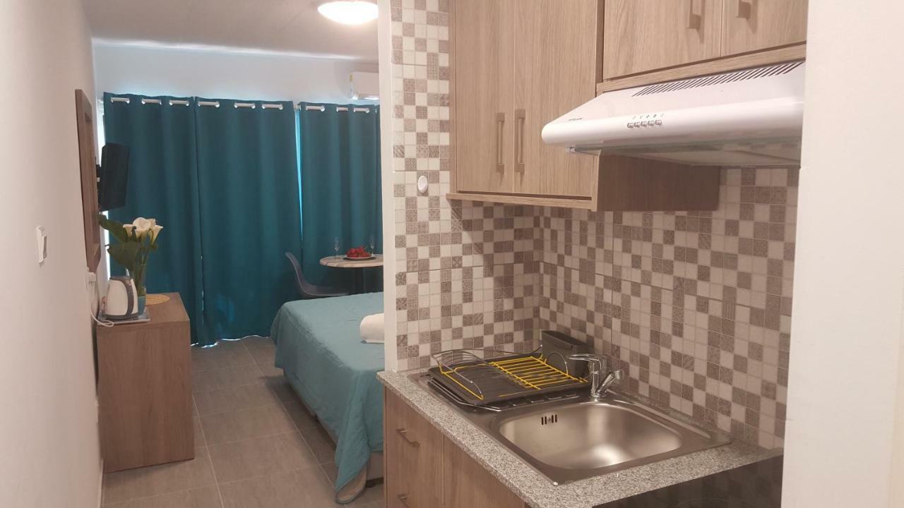 Manoli Apartments Ayía Nápa Extérieur photo
