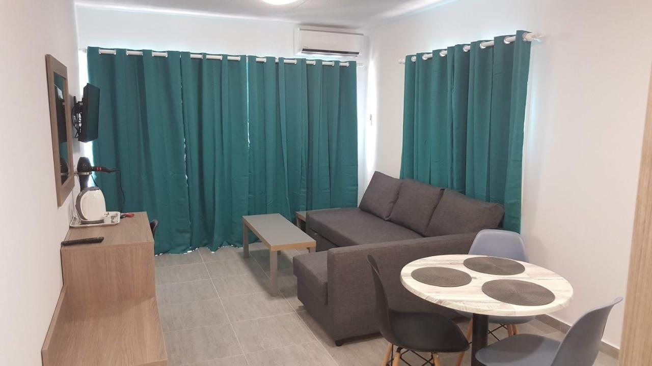 Manoli Apartments Ayía Nápa Extérieur photo